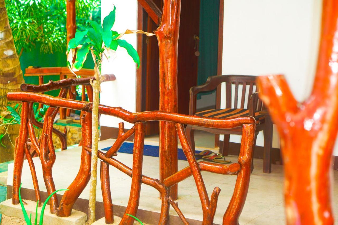 Panorama Rock Cafe Bed and Breakfast Tangalle Exteriör bild