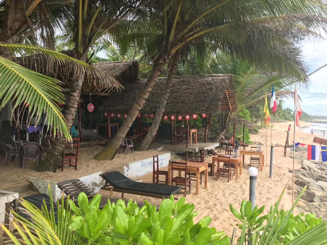 Panorama Rock Cafe Bed and Breakfast Tangalle Exteriör bild