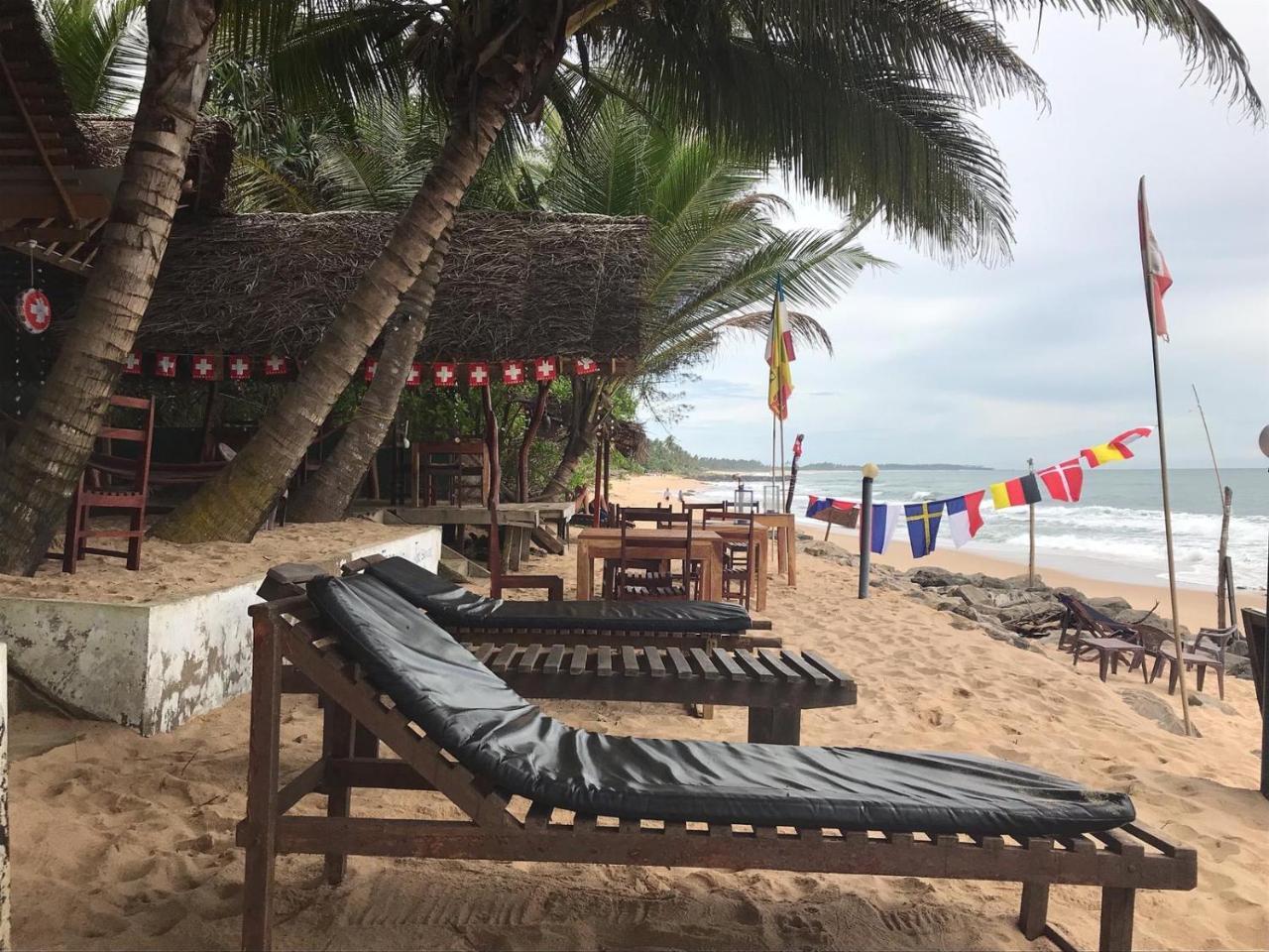 Panorama Rock Cafe Bed and Breakfast Tangalle Exteriör bild