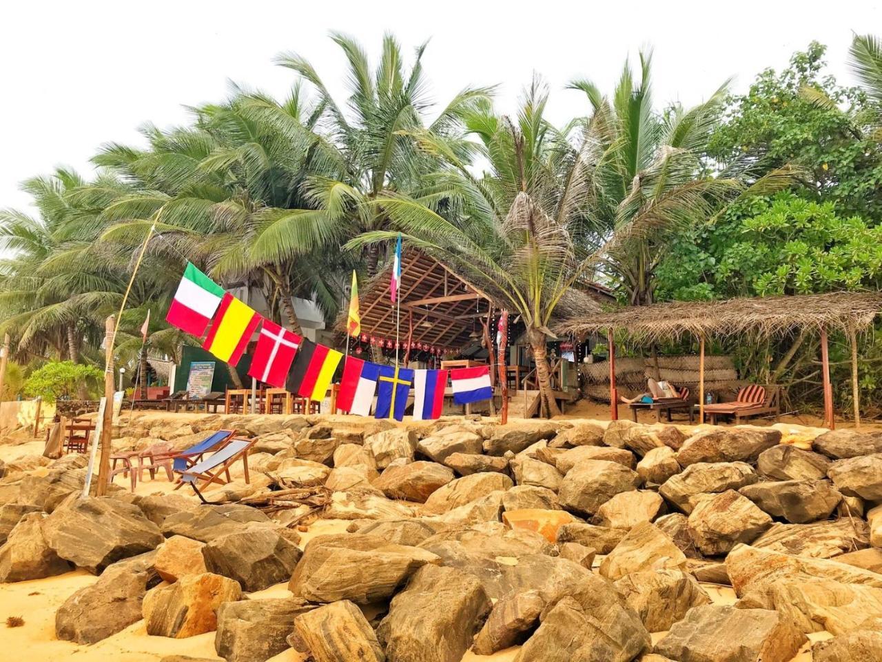 Panorama Rock Cafe Bed and Breakfast Tangalle Exteriör bild